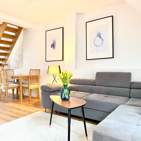 Apartament Pietrowy W Centrum Klodzka Z Darmowym Parkingiem Клодзко Экстерьер фото
