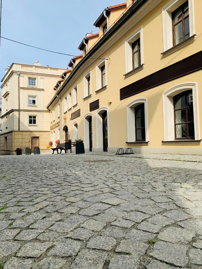 Apartament Pietrowy W Centrum Klodzka Z Darmowym Parkingiem Клодзко Экстерьер фото